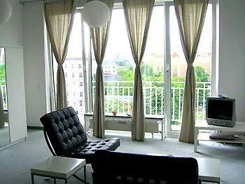 Inn Sight - Government District Berlin 4*,